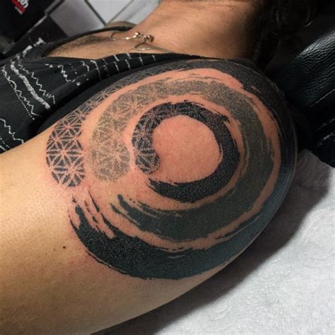 Tatuaggi Raffiguranti L Enso Il Cerchio Zen Con Significato