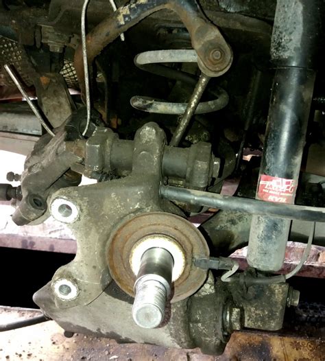 Установка задних тормозных щитков(кожухов) — Renault Vel Satis, 2,2 л ...