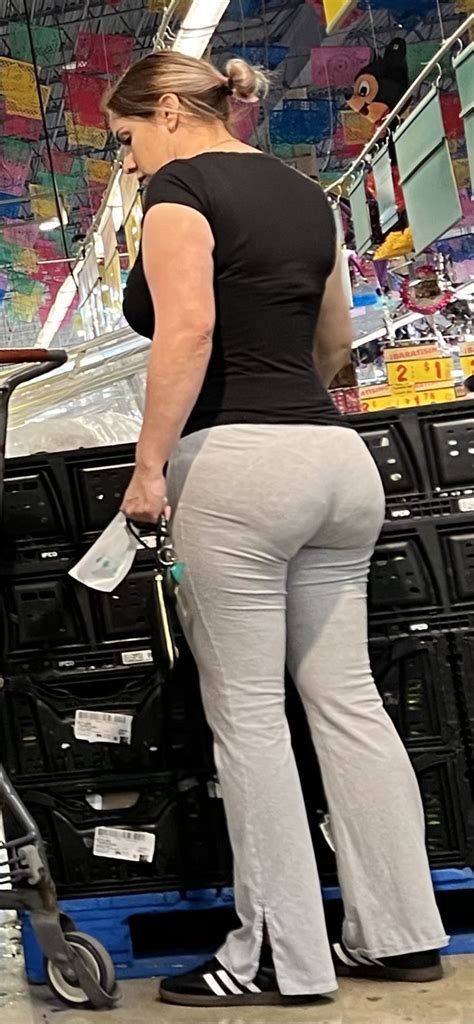 OC Hot Latina MILF Nice Ass In Gray Sweatpants At Market Spandex Leggings Yoga Pants Forum