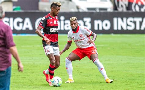 Ceni Apoia Volta De Rodinei Para O Flamengo Empréstimo Do Lateral Com