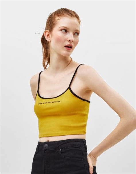 Venta > top deportivo bershka > en stock