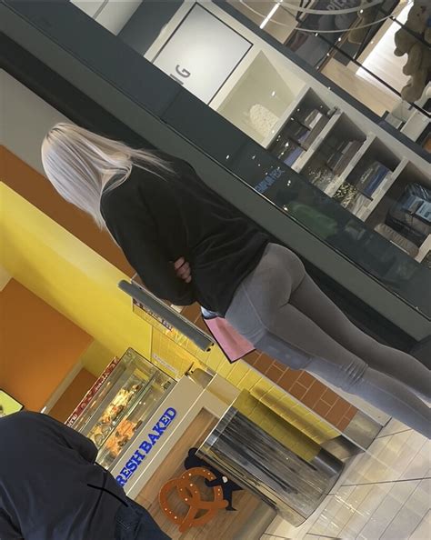 Sexy Grey Leggings On This Blonde Spandex Leggings Yoga Pants Forum