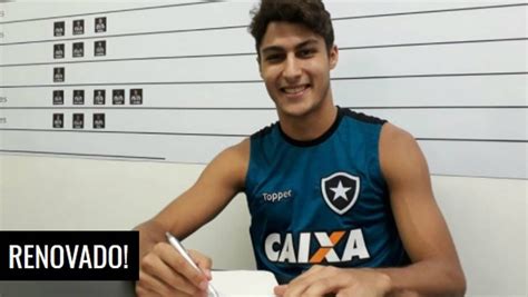 Ap S T Tulo Estadual Lateral Direito Marcinho Renova O Botafogo