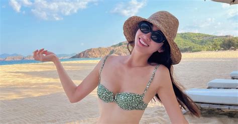 Hoa H U L Ng Th Y Linh V Nh Ng L N Di N Bikini