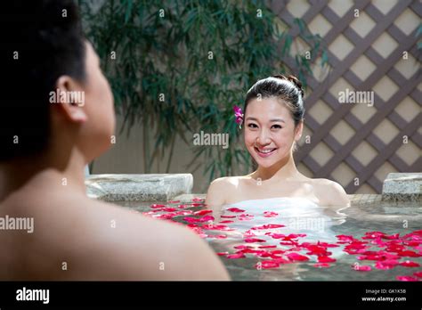 Mature Woman Hot Springs Banque De Photographies Et Dimages Haute R Solution Alamy