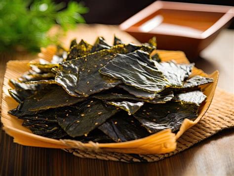 Вкусные натуральные органические морские водоросли нори закуска чипсы ...