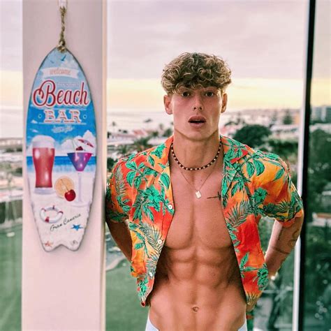 Hot Dudes 10 May 2023 Hot Guys