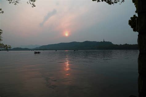 Sunset at West Lake, Hangzhou - NAVJOT SINGH - MARKETER, WRITER ...