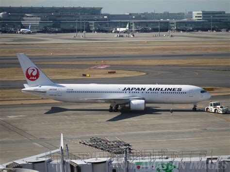 日本航空 Boeing 767 300 Ja8398 羽田空港 航空フォト By Om Aviation Imagesさん 撮影2016年