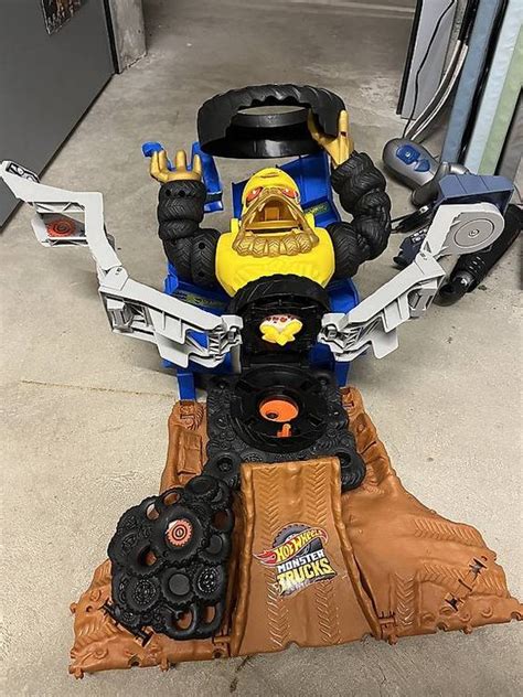Hot Wheels Monstertruck Bahn Gebraucht In Gelterfingen F R Chf Nur Abholung Auf Ricardo