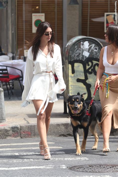 Emily Ratajkowski Nude The Fappening Photo Fappeningbook