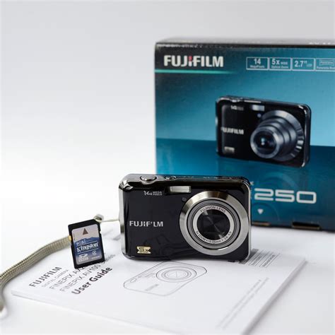 Vintage Digital Compact Camera Fujifilm Finepix AX250 Zoom With 14 Mega ...