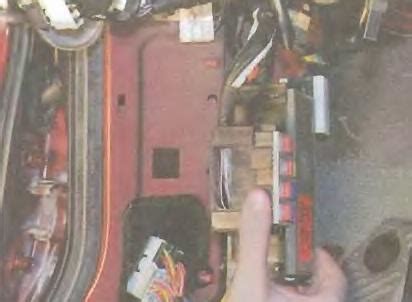 Блок предохранителей и реле Kia Spectra