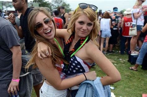 Hot Girls Indy 500 S Infield Snakepit Barnorama