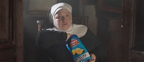 Perché lo spot delle patatine Amica Chips con le suore è accusato di