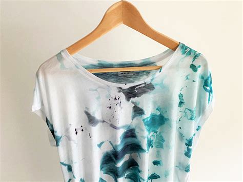 Diy T Shirt Mit Eisw Rfel Batiken Upcycling Hand Im Gl Ck