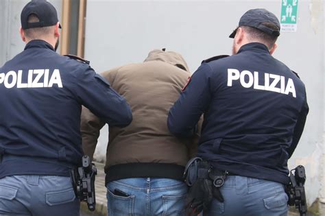 Terrorismo Minacciava Attentato Alla Stazione Di Bologna Espulso