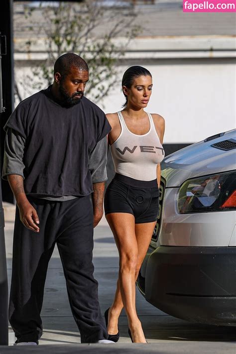 Bianca Censori Nude Photo 0157