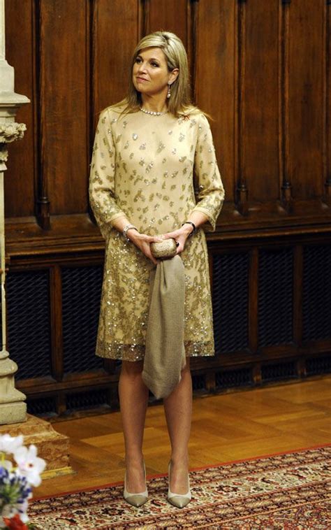 Colores energy complementos en nude la combinación real de la semana Queen maxima