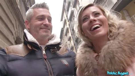 Amazing Horny Wife Plays With A Photography While Her Husbby Hotntubes