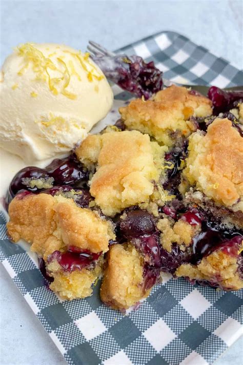 How To Make Blueberry Cobbler With Cake Mix Flavored Apron