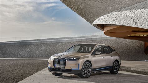 Bmw Launches Its New Flagship Ix Electric Suv With 300 Miles Of Range