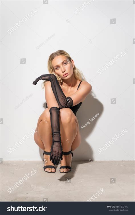 Beautiful Slender Blonde Girl Nude Makeup Stock Photo 1561573417 Shutterstock