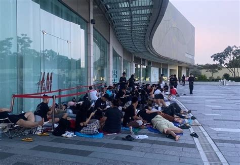 Labubu là con gì hot thế nào mà khiến giới trẻ cắm trại xuyên đêm để mua