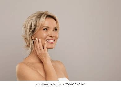 Photo de fesses femme mature résultats dimages libres de droits de photos de stock et