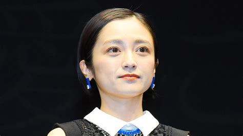 安達祐実 42 18歳長女とレアな親子ショット公開「親子というか姉妹」「口元がそっくり」 Abemaエンタメ 話題のsns