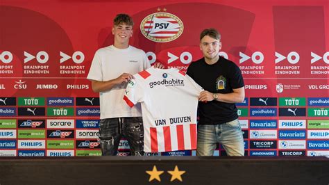 Psv Houdt Nóg Een Groot Talent Uit Het Van Duiven Nest Aan Boord Met