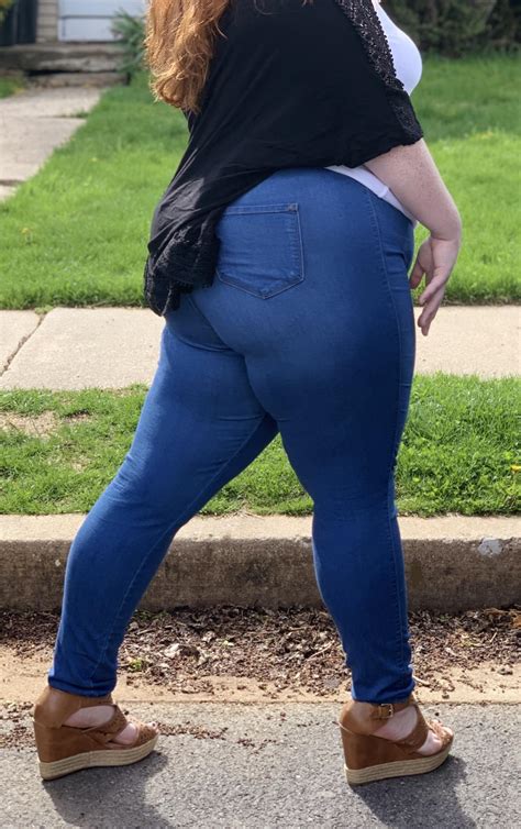 Playing With Portrait Mode To Show Off My Big Pawg Ass Scrolller