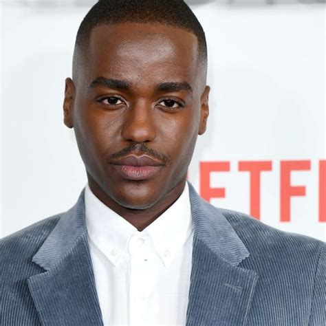 Ncuti Gatwa De Sex Education Aparece Incr Vel Como Doctor Who Purebreak
