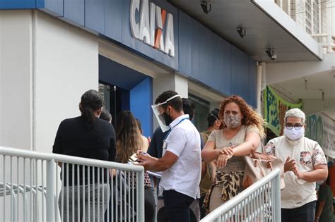 Banc Rios Da Caixa Denunciam Cobran A De Metas Inating Veis Ass Dio Moral E Afrouxamento De