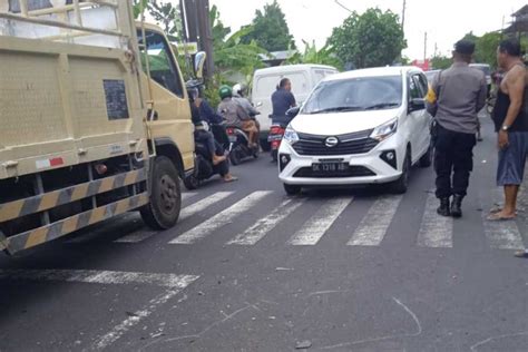 Adu Jangkrik Dengan Mobil Pemotor Perempuan Tewas Balipost