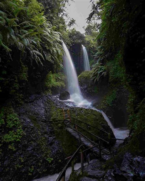 wisata air terjun  indonesia  cerita legendarisnya lho