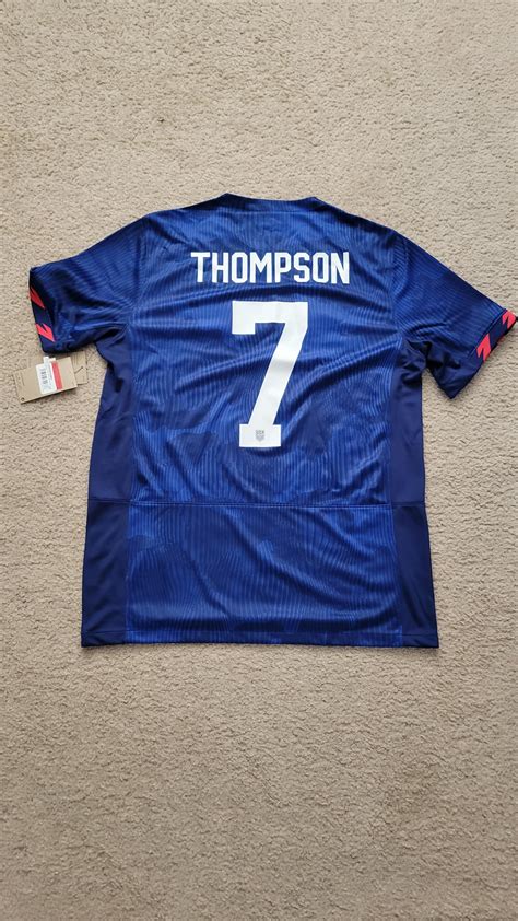 Delivered faster than expected, with no shipping email. The ends of the