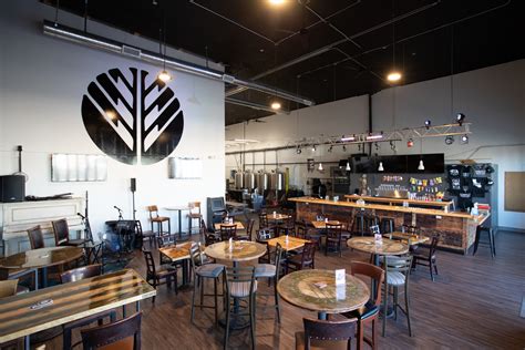 Lomita Brewery, Pizza, Live Music - Project Barley