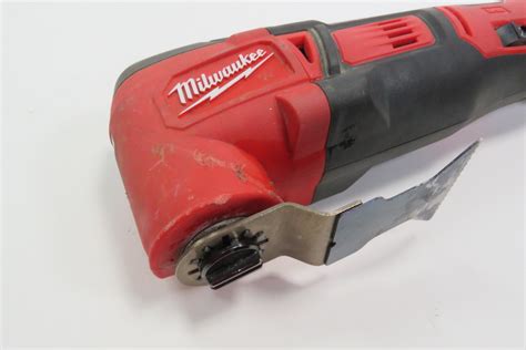 Milwaukee 2626 20 M18 18v Lithium Ion Cordless Oscillating Multi Tool