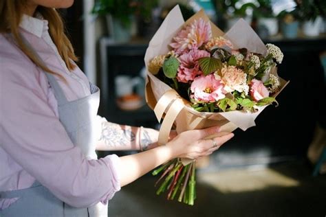 Виды упаковки цветов