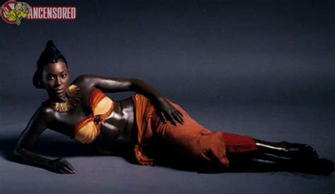 Naked Beyoncé Knowles in Dreamgirls