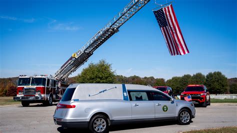 Funeral procession for Lt. Gordon Gwathney of the Knoxville Police ...