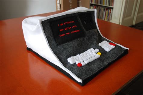 PLAYMATES (2009 - 2015) - Ariane Roesch