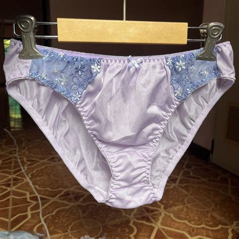 VTG Panties Slippery Nylon Bikini Lace Sz Glossy Vi Gem