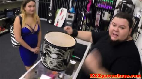 Curvy Pawnee Babe Bouncing On Dick For Cash