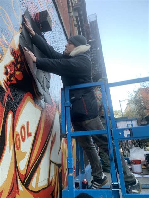 shepard fairey mural day  pics  scene zine art  street  elite