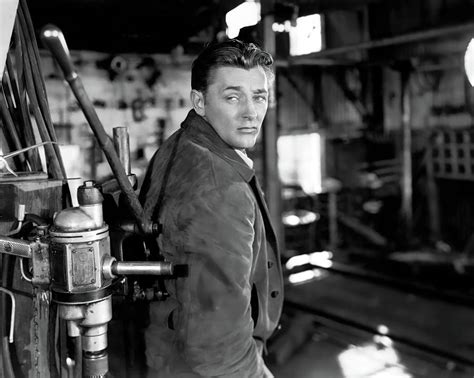 ROBERT MITCHUM in OUT OF THE PAST -1947-, directed by JACQUES TOURNEUR
