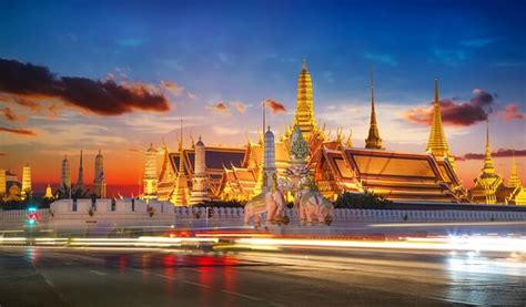 bangkok night temple  wat arun wat pho grand palace