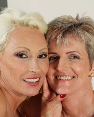 Mature Lesbians Melanie And Sandy Saxx Fingering Granny Pussy After