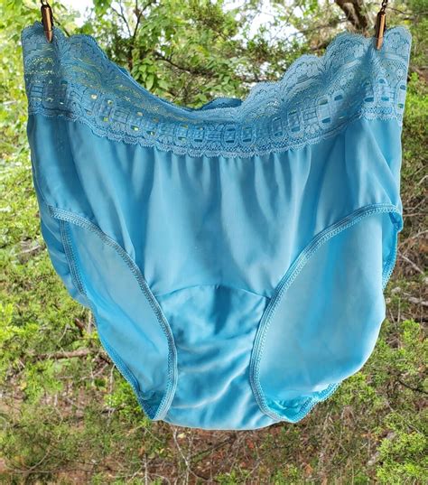 Olga Secret Hug Silky Nylon Bikini Panty LACE Trim 10 Gem